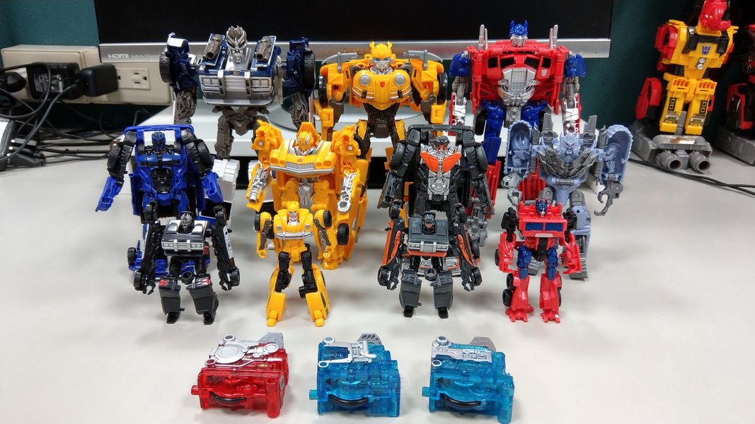 Bumblebee The Movie Energon Igniters   In Hand Images Of Optimus Prime Bumblebee And Barricade  (59 of 59)